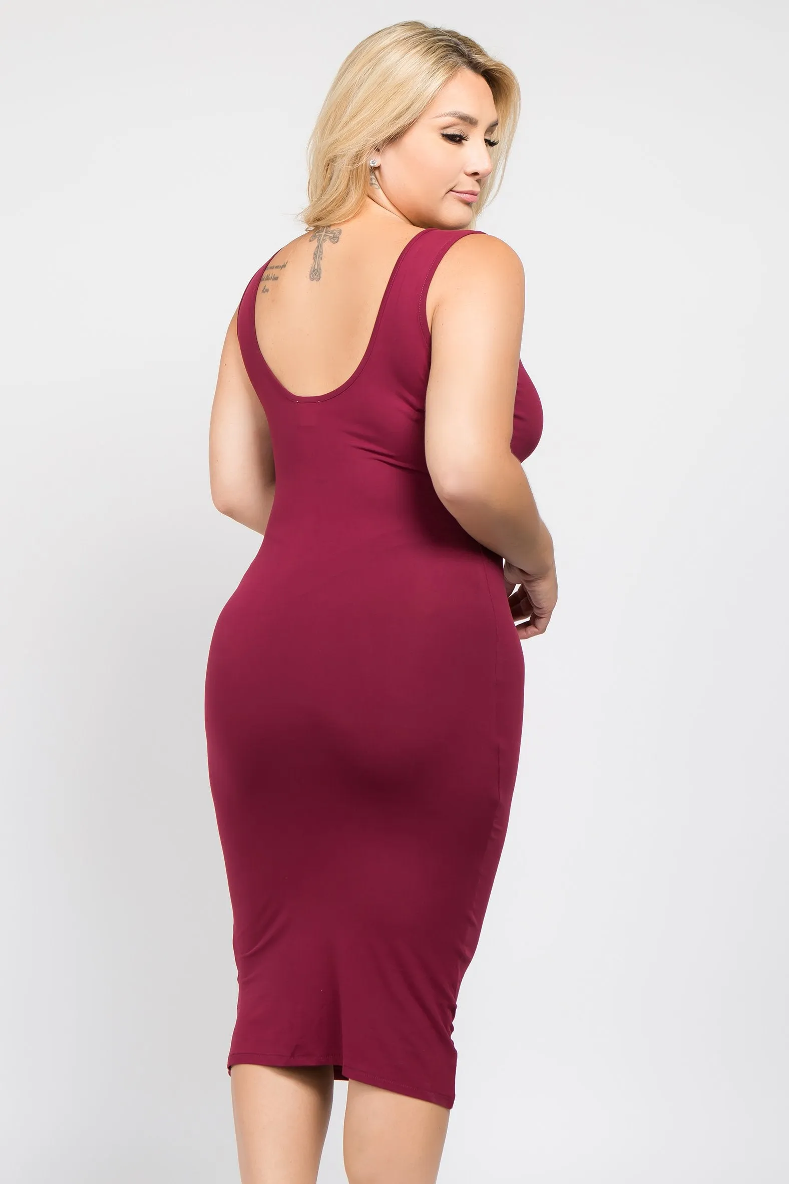 Plus Size Scoop Neck Midi Bodycon Dress
