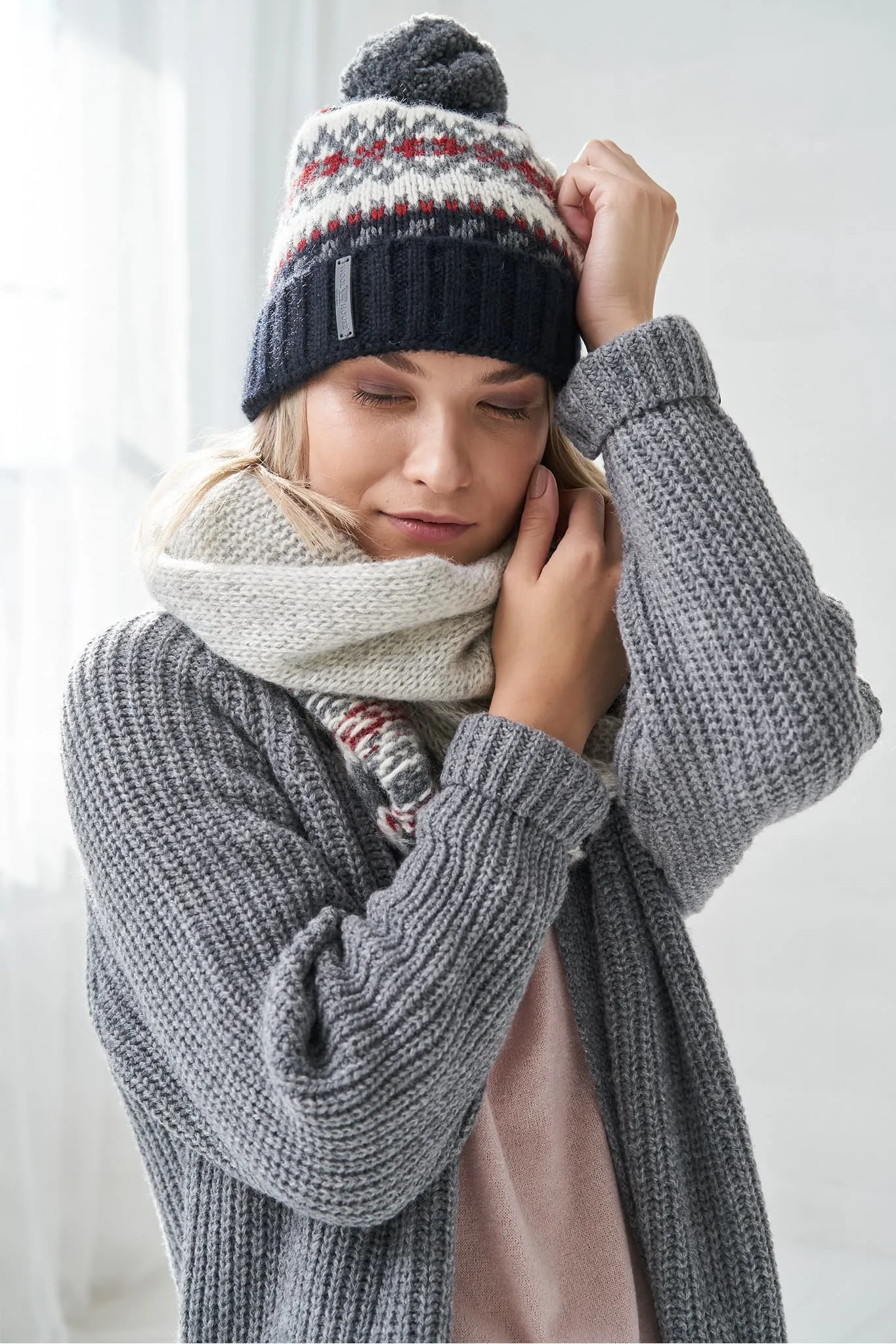Pure wool bobble hat